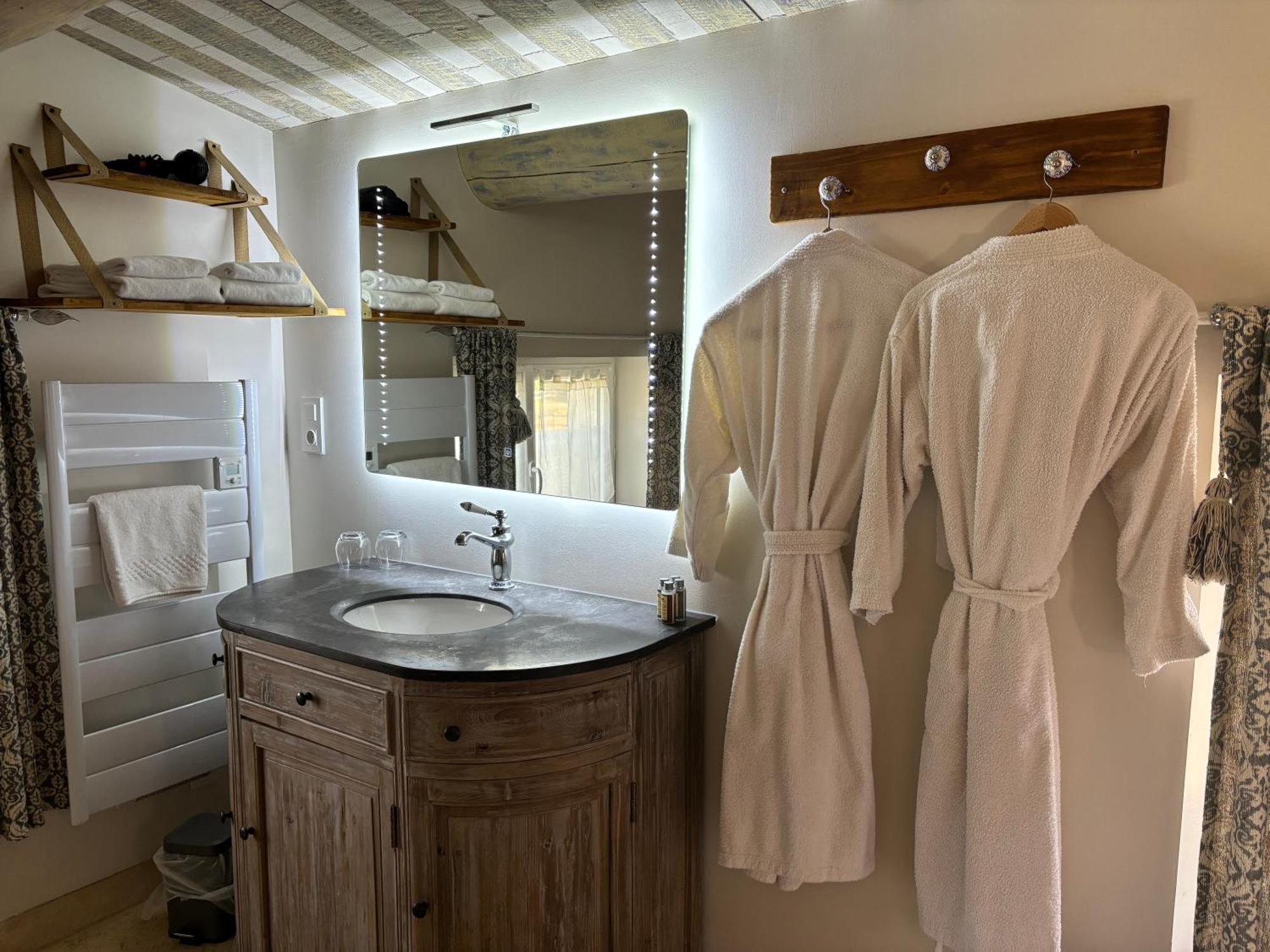 Hotel La petite plaine à Clansayes Extérieur photo